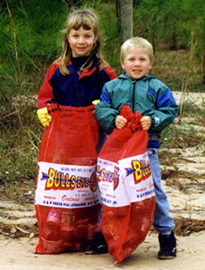 clean-up Kids with bags of trash during the St. Johns River Celebration